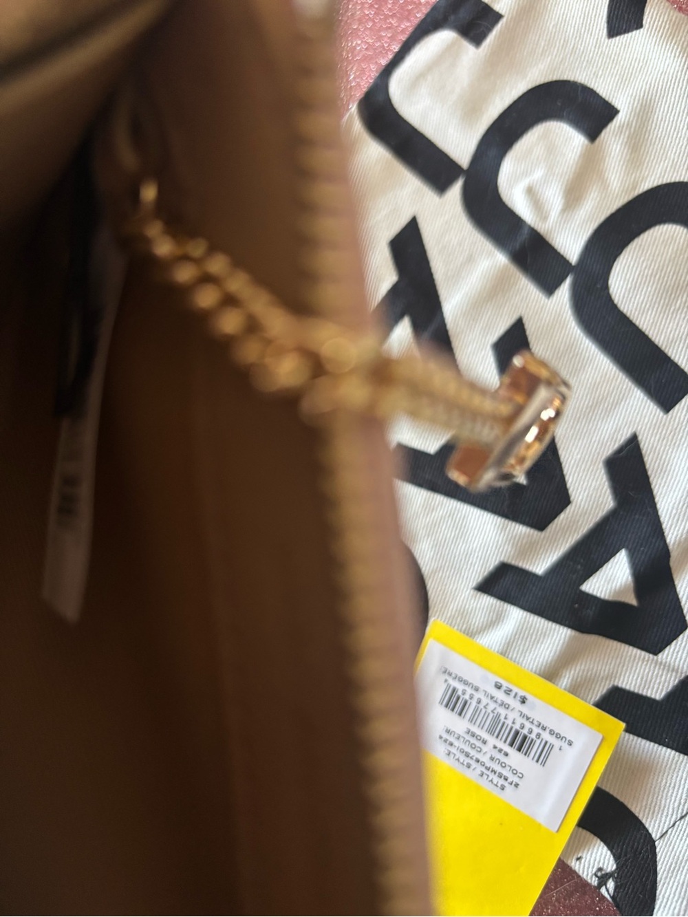 Marc Jacobs Blush Pink Leather Zip Card Wallet with Gold Logo - Picture 5 of 6